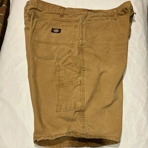 EUC Sz 40 Dickies cargo shorts